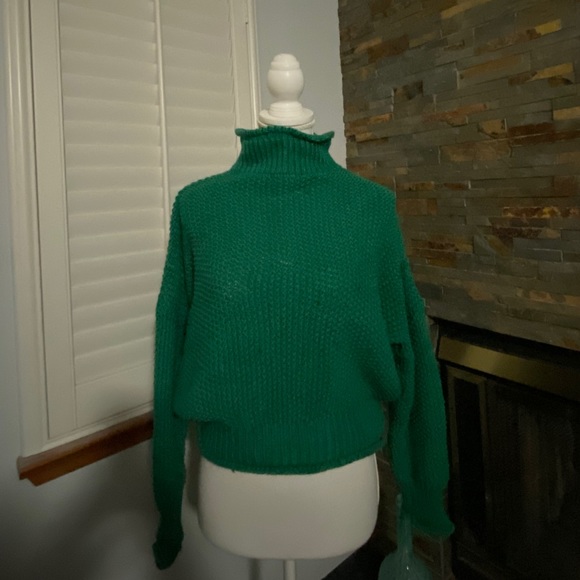 NWOT Cowl Neck, Knitted Chunky Pullover Sweater - Picture 4 of 8